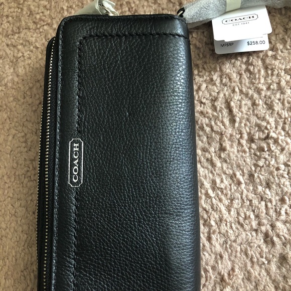 Coach wallet - Picture 1 of 7